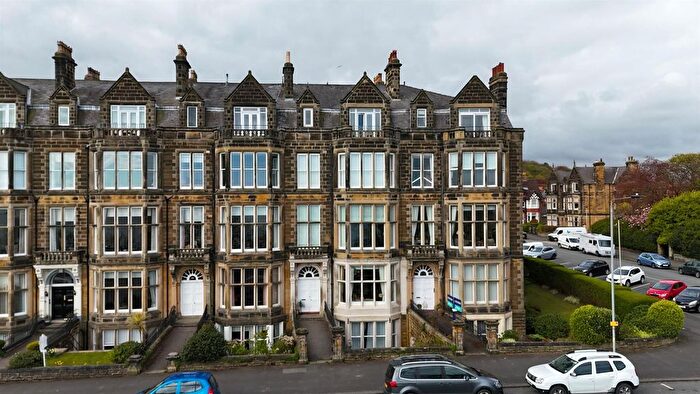 3 Bedroom Flat To Rent In Esplanade, Scarborough, YO11