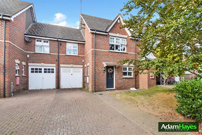 3 Bedroom Terraced House For Sale In Colenso Drive, Mill Hill, NW7