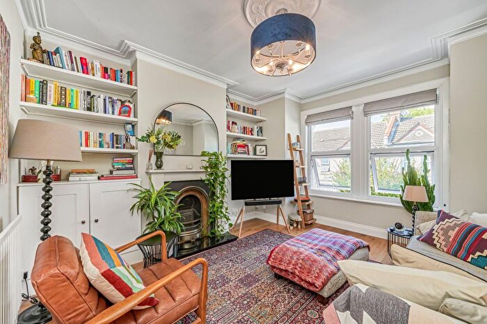 2 Bedroom Flat For Sale In Delia Street, Earlsfield, London, SW18