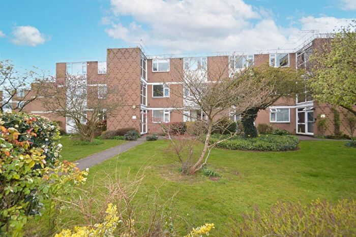 2 Bedroom Flat To Rent In Boreham Holt, Elstree, Borehamwood, WD6