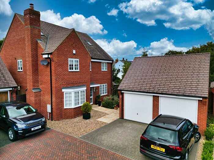 6 Bedroom Detached House For Sale In The Mead, Soulbury, LU7
