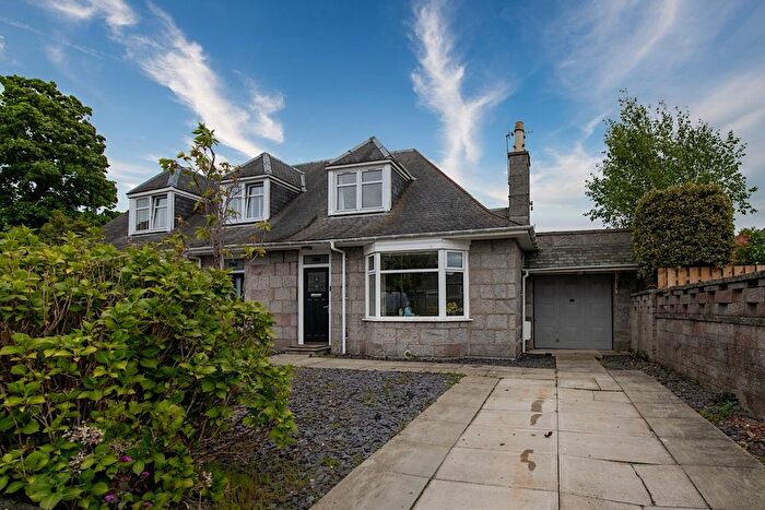 2 Bedroom Semi-Detached House For Sale In Fonthill Gardens East, Aberdeen, AB11