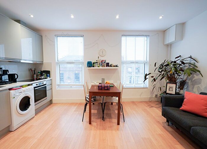 1 Bedroom Flat To Rent In Malden Road, Chalk Farm, NW5