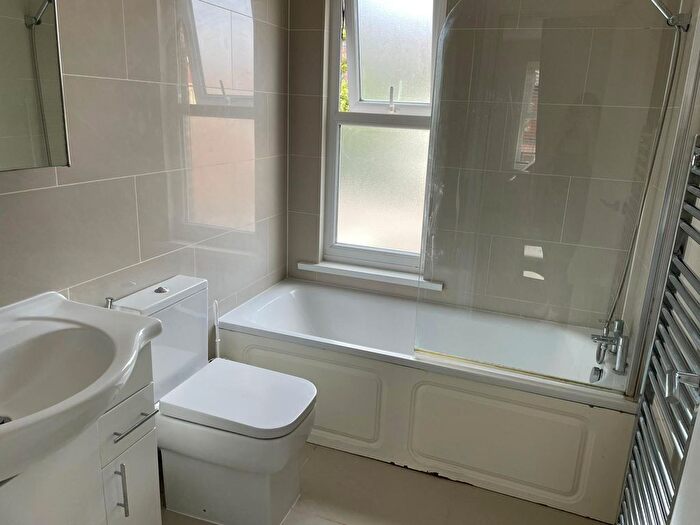 4 Bedroom Terraced House To Rent In Fountain Road, London, SW17