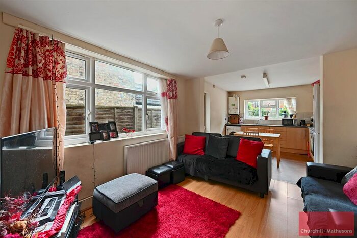 2 Bedroom Flat To Rent In Ambleside Road, Willesden, NW10