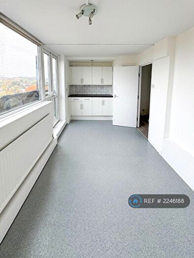 4 Bedroom Flat To Rent In Leontine Close, London, SE15