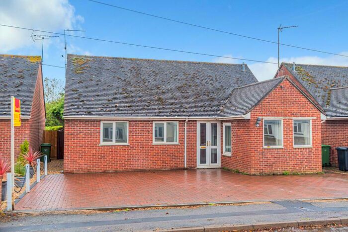 3 Bedroom Detached Bungalow For Sale In Appleford, Oxfordshire, OX14