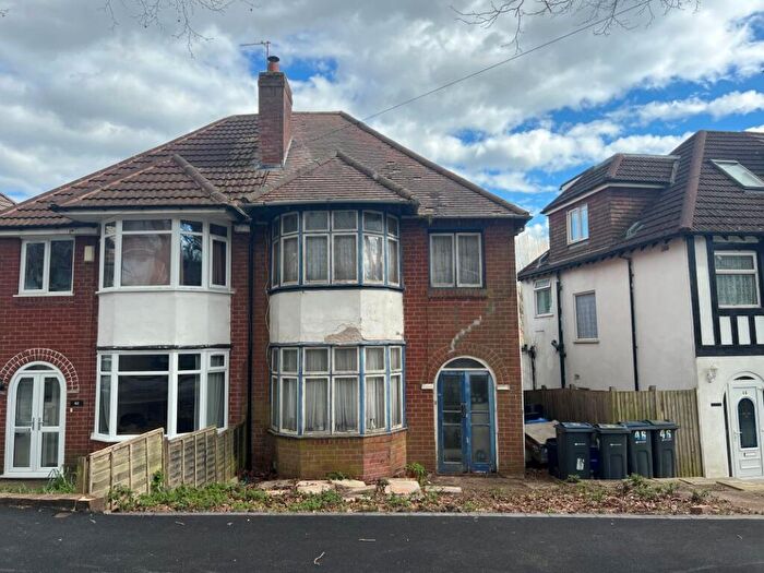 3 Bedroom Semi Detached House For Sale In Broughton Crescent, Longbridge, Birmingham, B31
