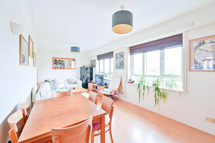 2 Bedroom Flat To Rent In Rainbow Quay, Canada Water, London, SE16