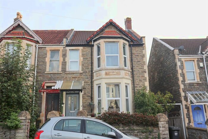 2 Bedroom Flat To Rent In Marson Road, Clevedon, BS21