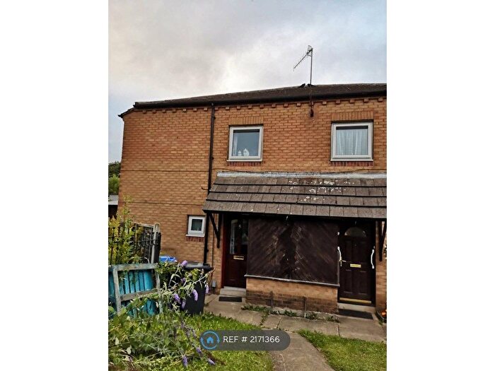 3 Bedroom Terraced House To Rent In Thorp Close, Sheffield, S2