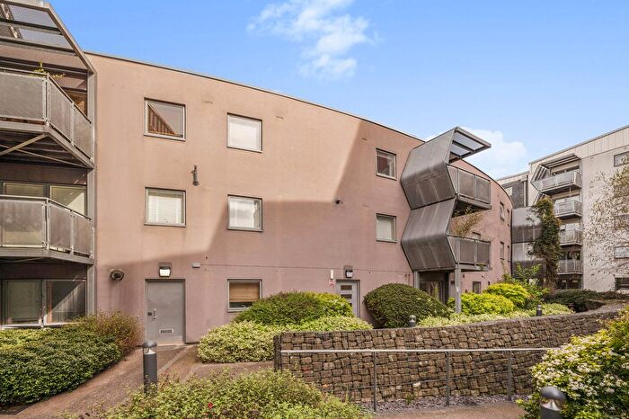 1 Bedroom Flat For Sale In Flat Domecq House, Dallington Street, Clerkenwell, London, EC1V