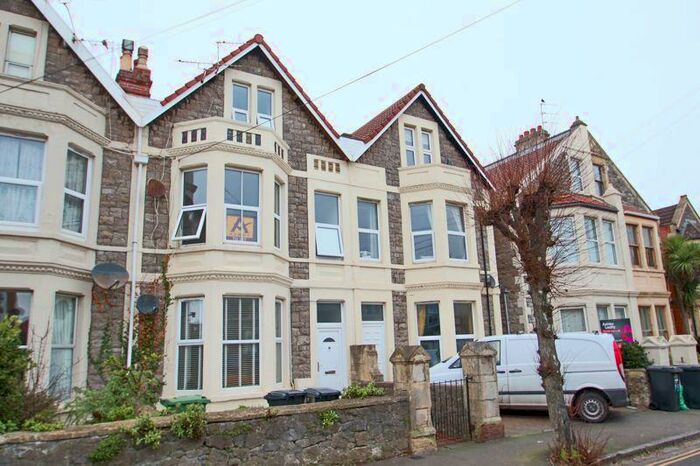 3 Bedroom Flat To Rent In Southward, BS23
