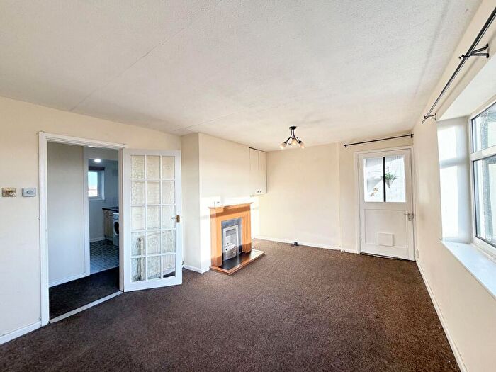 2 Bedroom Apartment For Sale In Yewdale Crescent, Coventry, CV2