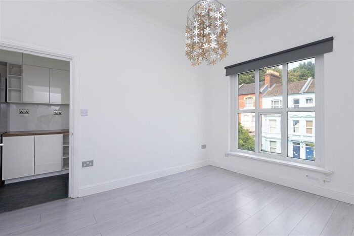 1 Bedroom Flat For Sale In Southwater Road, St. Leonards-On-Sea, TN37