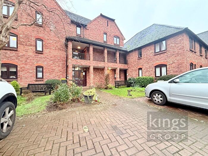 1 Bedroom Property For Sale In Quaker Lane, Waltham Abbey, EN9