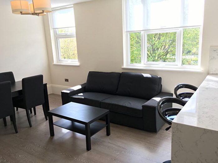 2 Bedroom Flat To Rent In Very Near The Grove Area, Ealing Broadway, W5