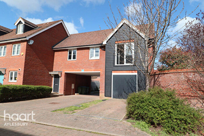 2 Bedroom Coach House For Sale In Morgan Drive, Aylesbury, HP18