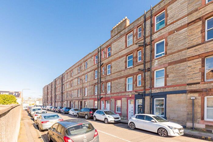 1 Bedroom Flat For Sale In A Lochend Road North, Musselburgh, EH21