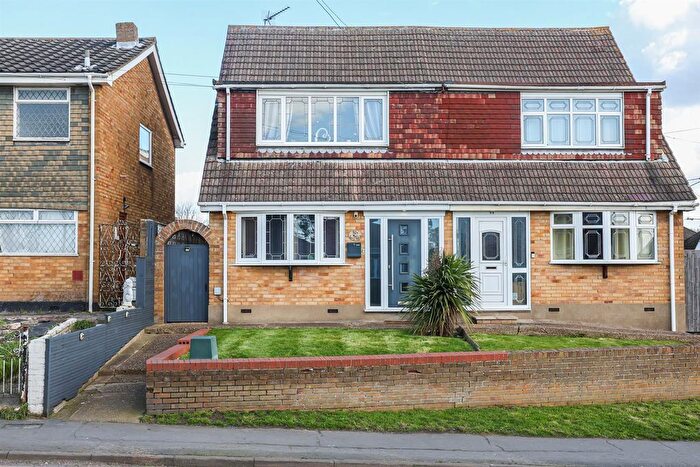 3 Bedroom Semi-Detached House For Sale In Ferry Road, Hullbridge, Hockley, SS5