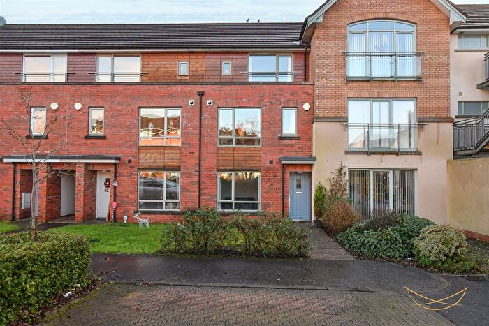 4 Bedroom Town House For Sale In Fairview Farm Way, Ballyclare, BT39
