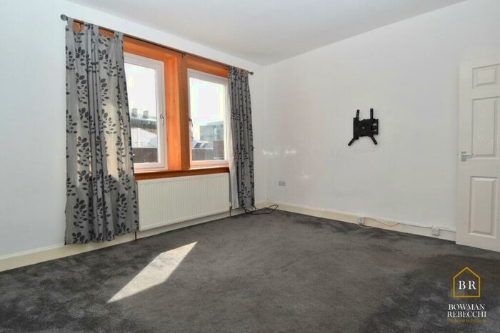 2 Bedroom Flat To Rent In Smith Street, Inverclyde, Greenock, PA15