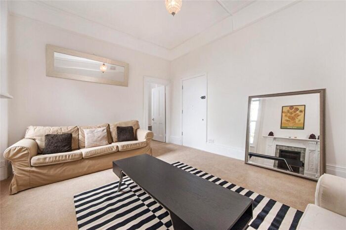 1 Bedroom Flat For Sale In Greencroft Gardens, South Hampstead, NW6