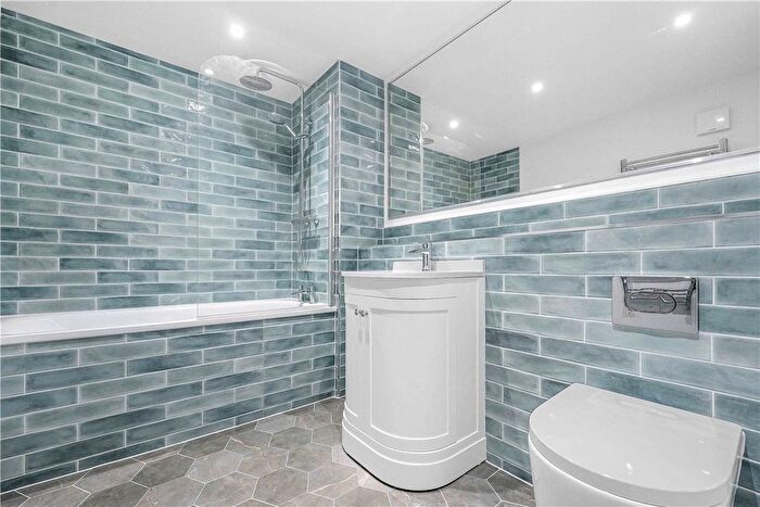 3 Bedroom Flat To Rent In Museum Street, Bloomsbury, London, WC1A