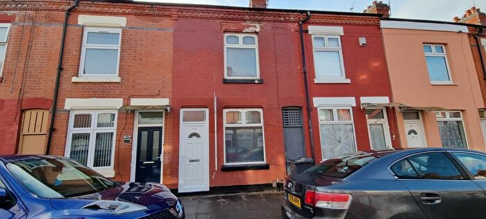 3 Bedroom Terraced House To Rent In Down Street, Leicester, LE4