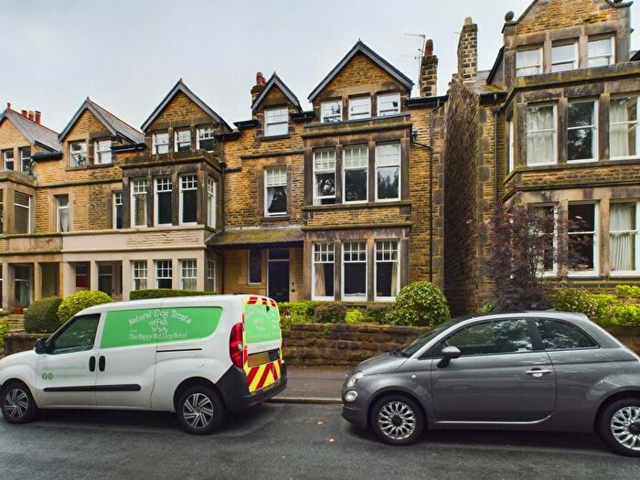 2 Bedroom Flat To Rent In Harlow Moor Drive, Harrogate, HG2