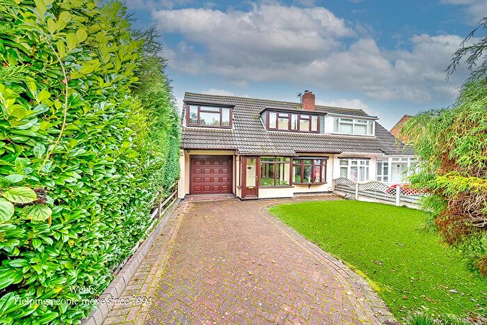4 Bedroom Semi-detached House For Sale In Green Lane, Shelfield, Walsall, WS4