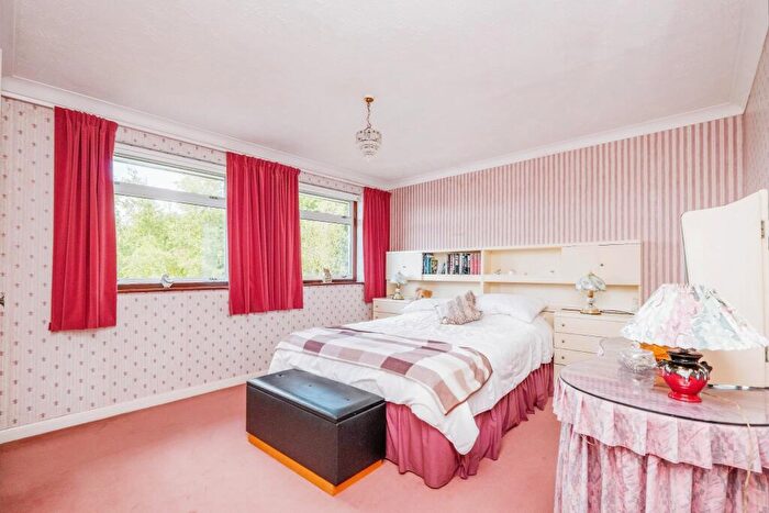 4 Bedroom Detached House For Sale In The Fairway, Midhurst, West Sussex, GU29