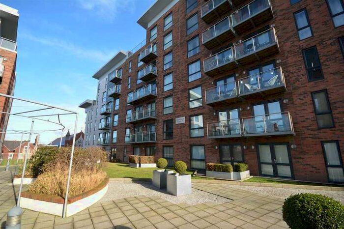 2 Bedroom Apartment To Rent In Cedar Court, Prestwich, M25