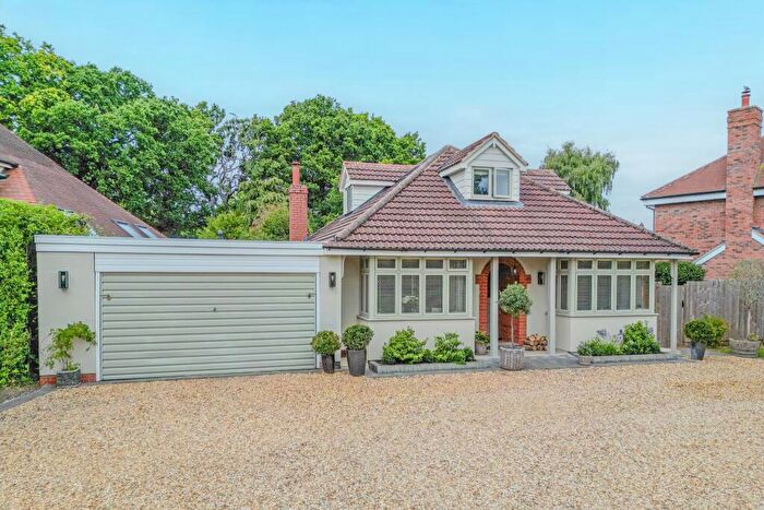 3 Bedroom Detached House For Sale In Grange Road, Dorridge, Solihull, B93