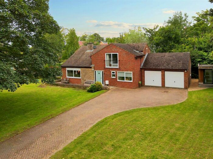 4 Bedroom Detached House For Sale In Lavender Lane, Horton, Northampton, NN7