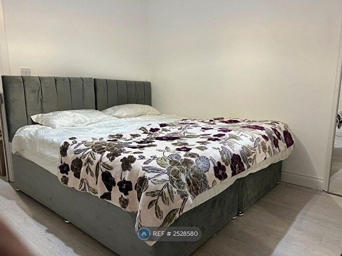 Studio To Rent In Wellmeadow Street, Paisley, PA1