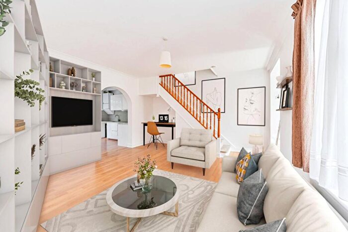 2 Bedroom Semi Detached House For Sale In George Lane, Hither Green, London, SE13