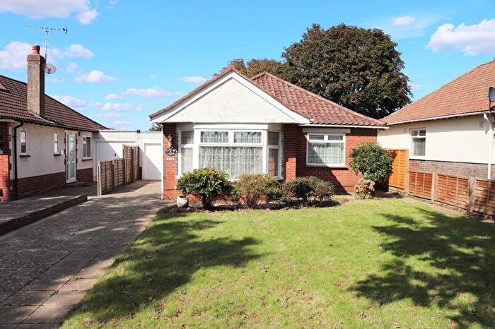 3 Bedroom Bungalow For Sale In Goring Way, Goring-by-Sea, BN12