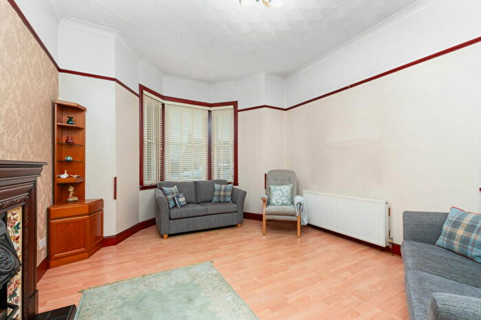 2 Bedroom Cottage For Sale In West Main Street, Broxburn, EH52