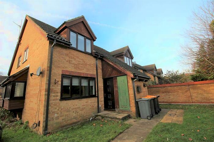 1 Bedroom Maisonette To Rent In Redwood Grove, Bedford, Beds, MK42