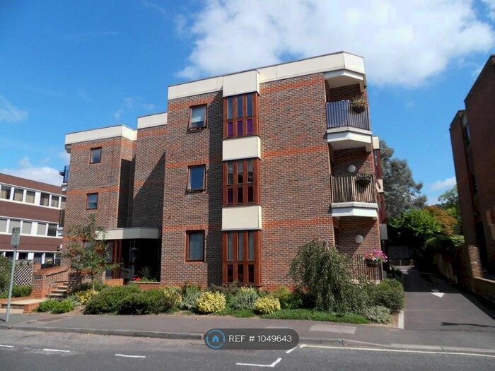 1 Bedroom Flat To Rent In Rudge House, East Grinstead, RH19