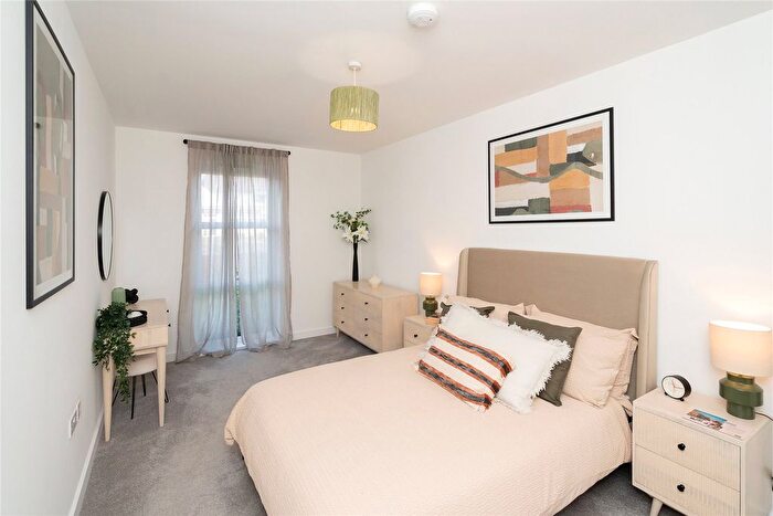 1 Bedroom Flat For Sale In Flat Parkside, St Albans Road, Watford, WD25