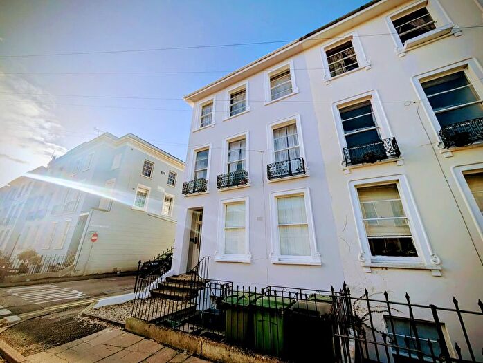 1 Bedroom Flat To Rent In Montpellier Villas, Cheltenham, GL50