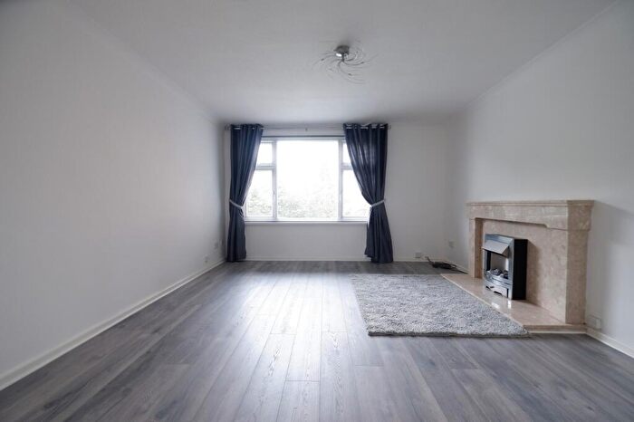 2 Bedroom Flat To Rent In The Gables, The Southra, Dinas Powys, The Vale Of Glamorgan., CF64