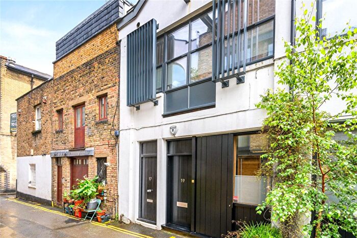 2 Bedroom Flat For Sale In Swan Yard, London, N1
