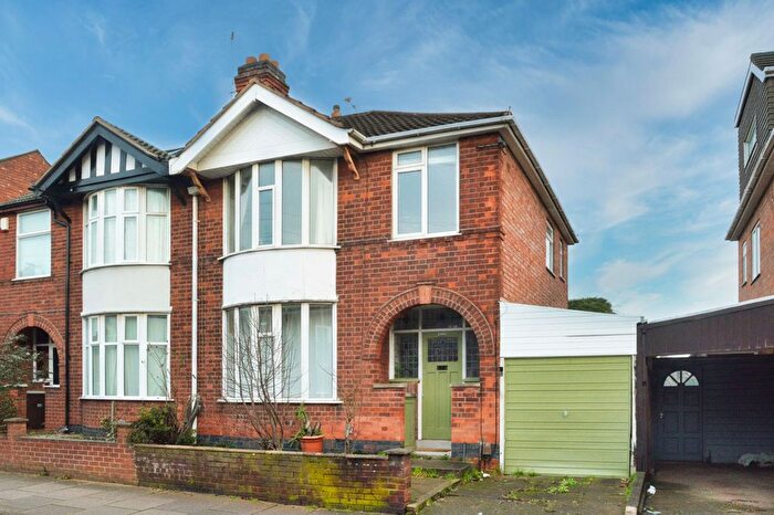 5 Bedroom Semi Detached House For Sale In Queens Road, Clarendon Park, Leicester, LE2