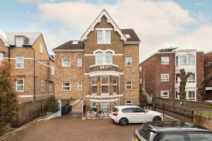 2 Bedroom Flat To Rent In Sutherland Road, London, W13