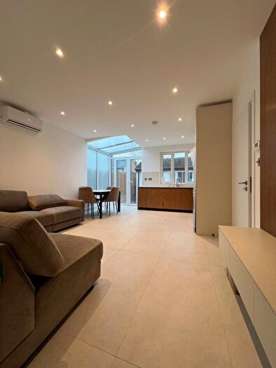 2 Bedroom Flat To Rent In Selsdon Road, South Croydon, CR2