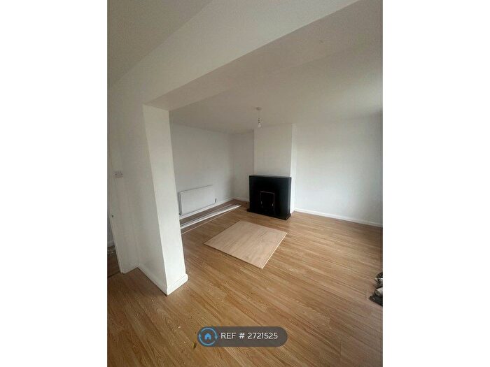 3 Bedroom Semi-Detached House To Rent In Voryn Avenue, Old Colwyn, Colwyn Bay, LL29