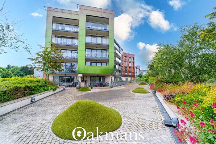 2 Bedroom Apartment For Sale In Bell Barn Road, Birmingham, B15